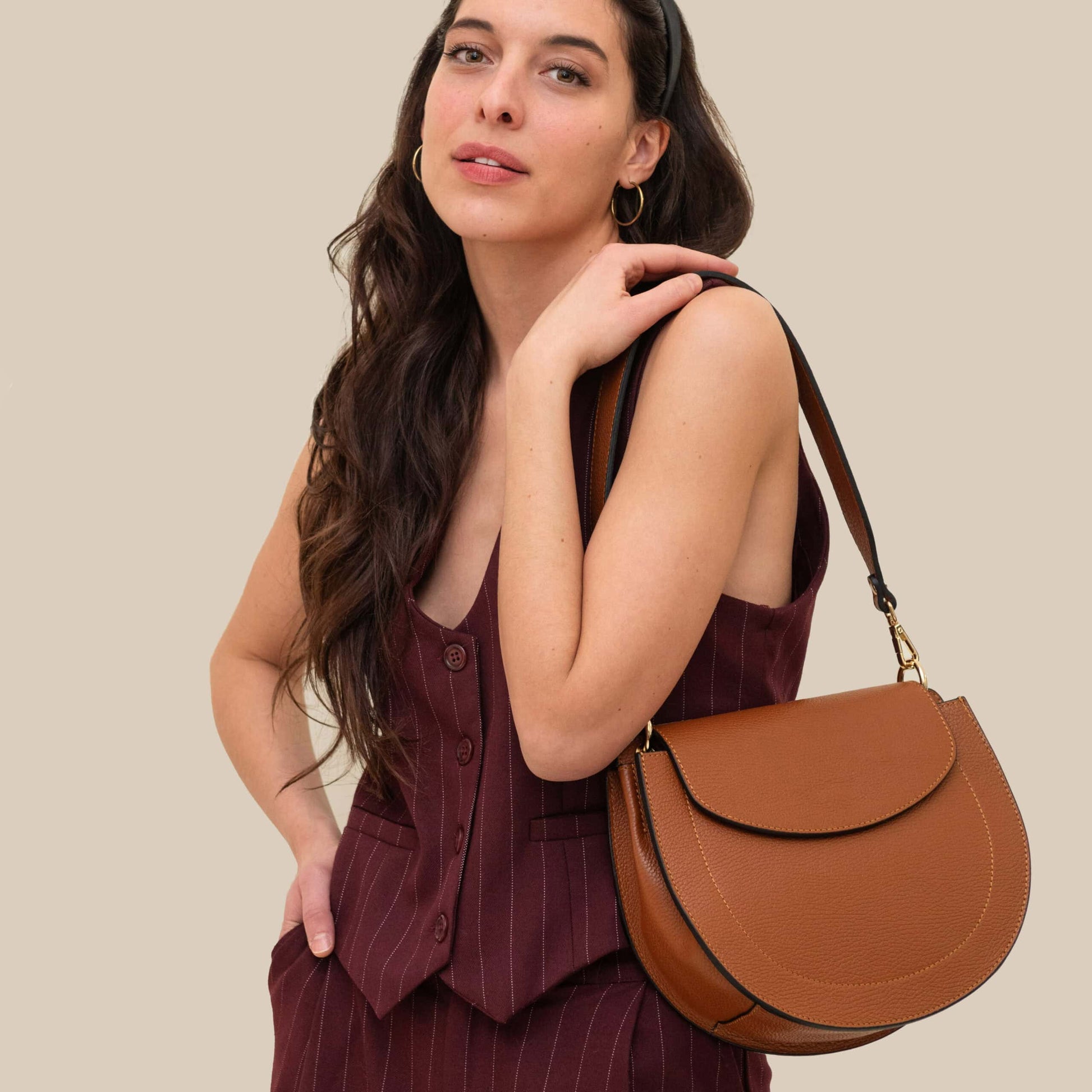 Round Bag Leather Handbag Vilanera - 1