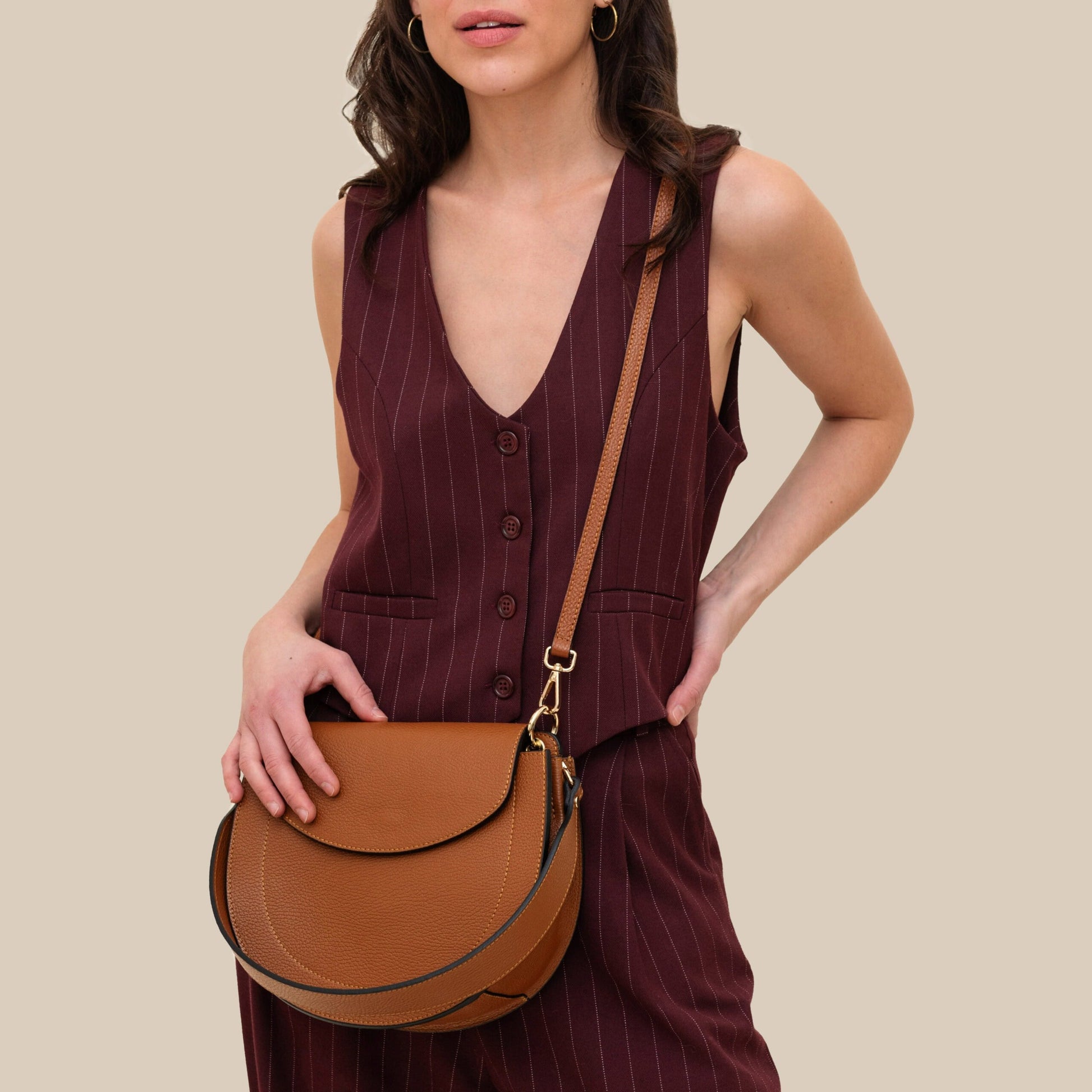 Round Bag Leather Handbag Vilanera - 2