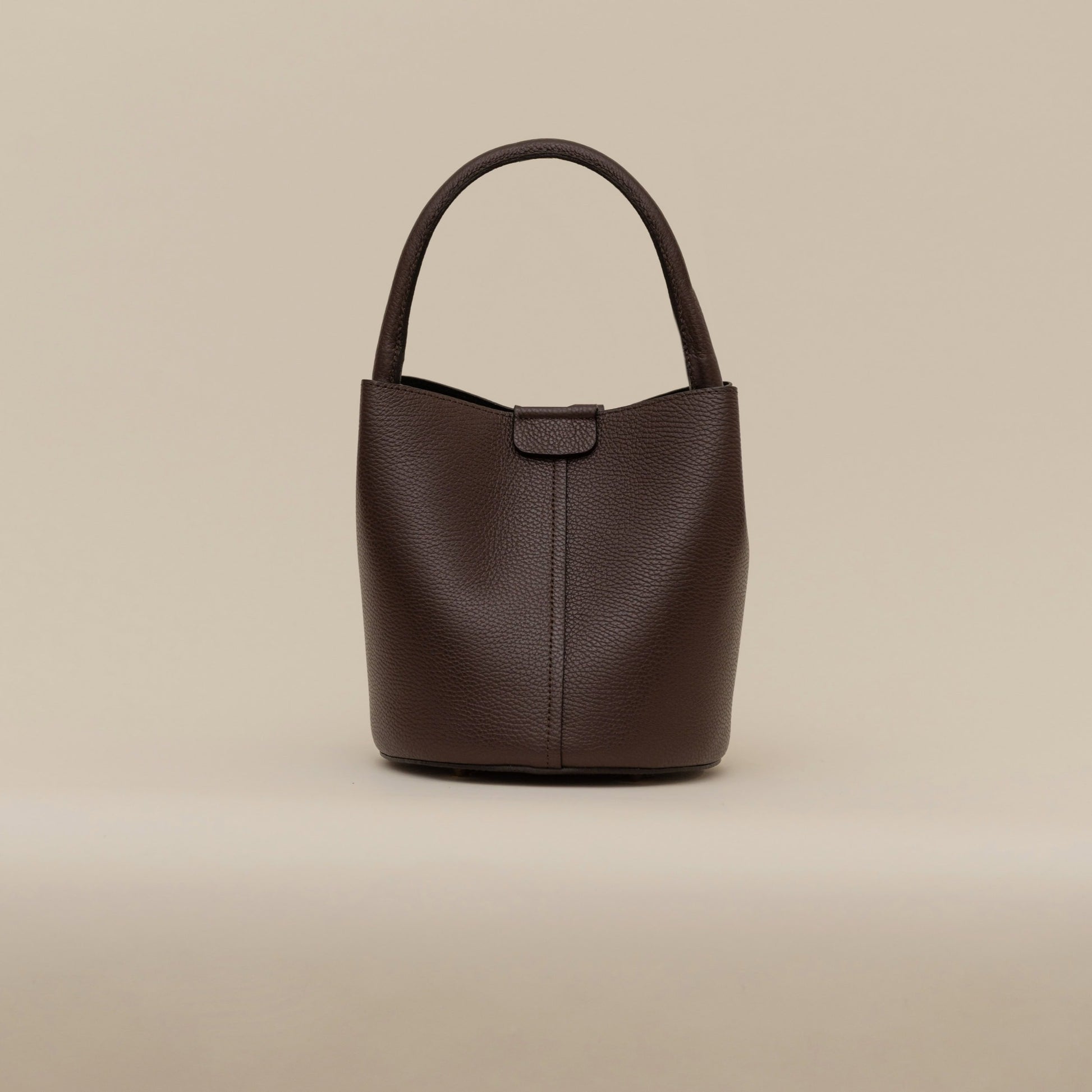 Zoe Brown Bucket Leather Handbag Vilanera - Still 1