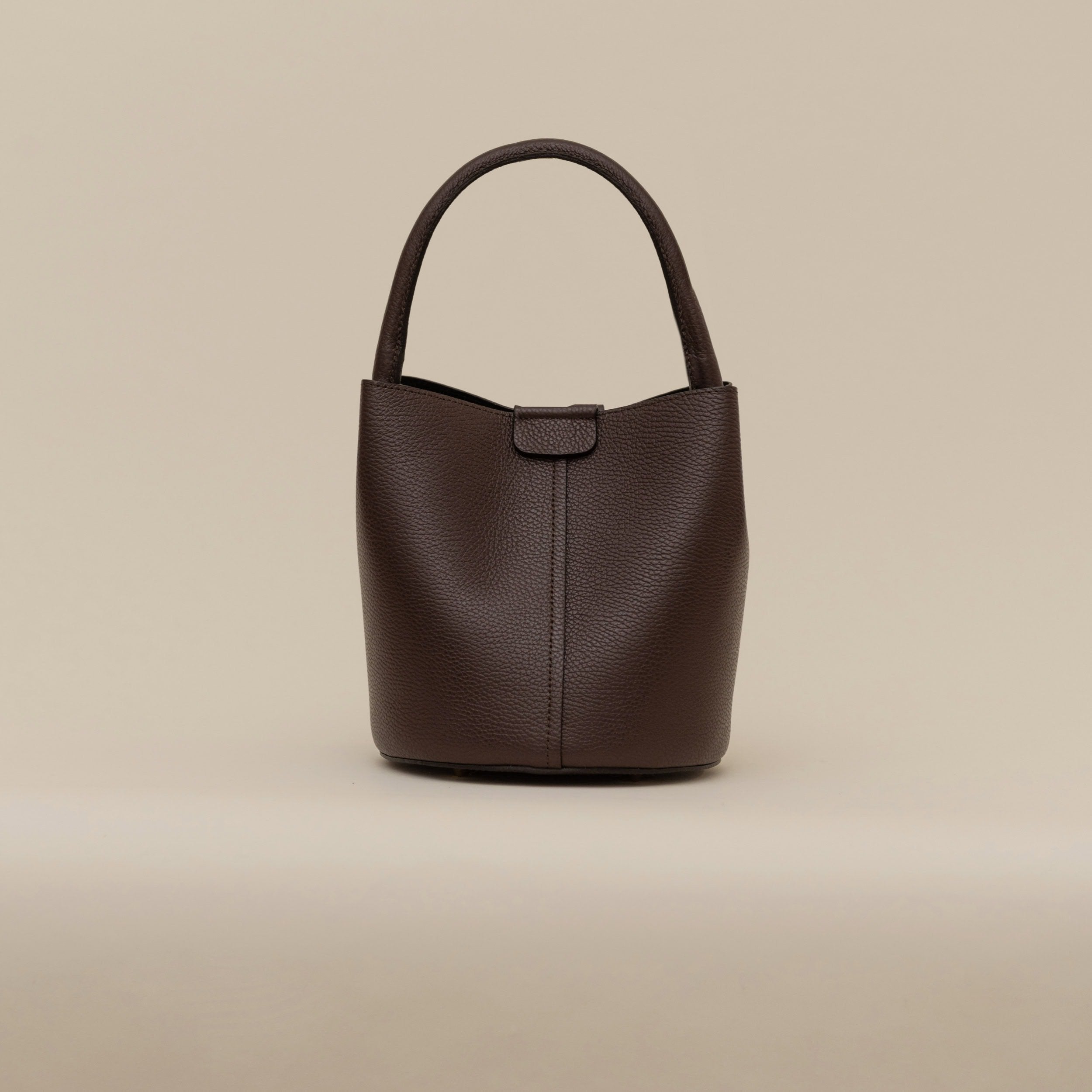 Zoe Brown Bucket Leather Handbag Vilanera - Still 1